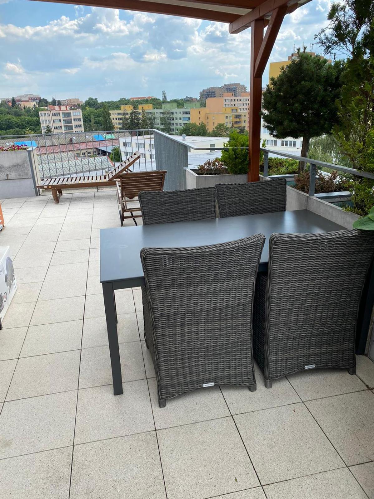Rooftop Apartment With Pergola And Parking Praag Buitenkant foto